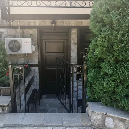 Petkov Family - Self Check-in Hotel