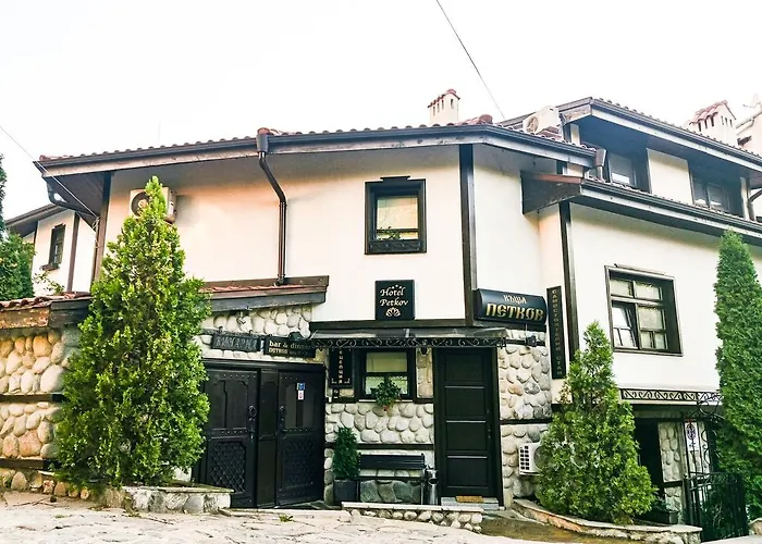 Otel Petkov Family